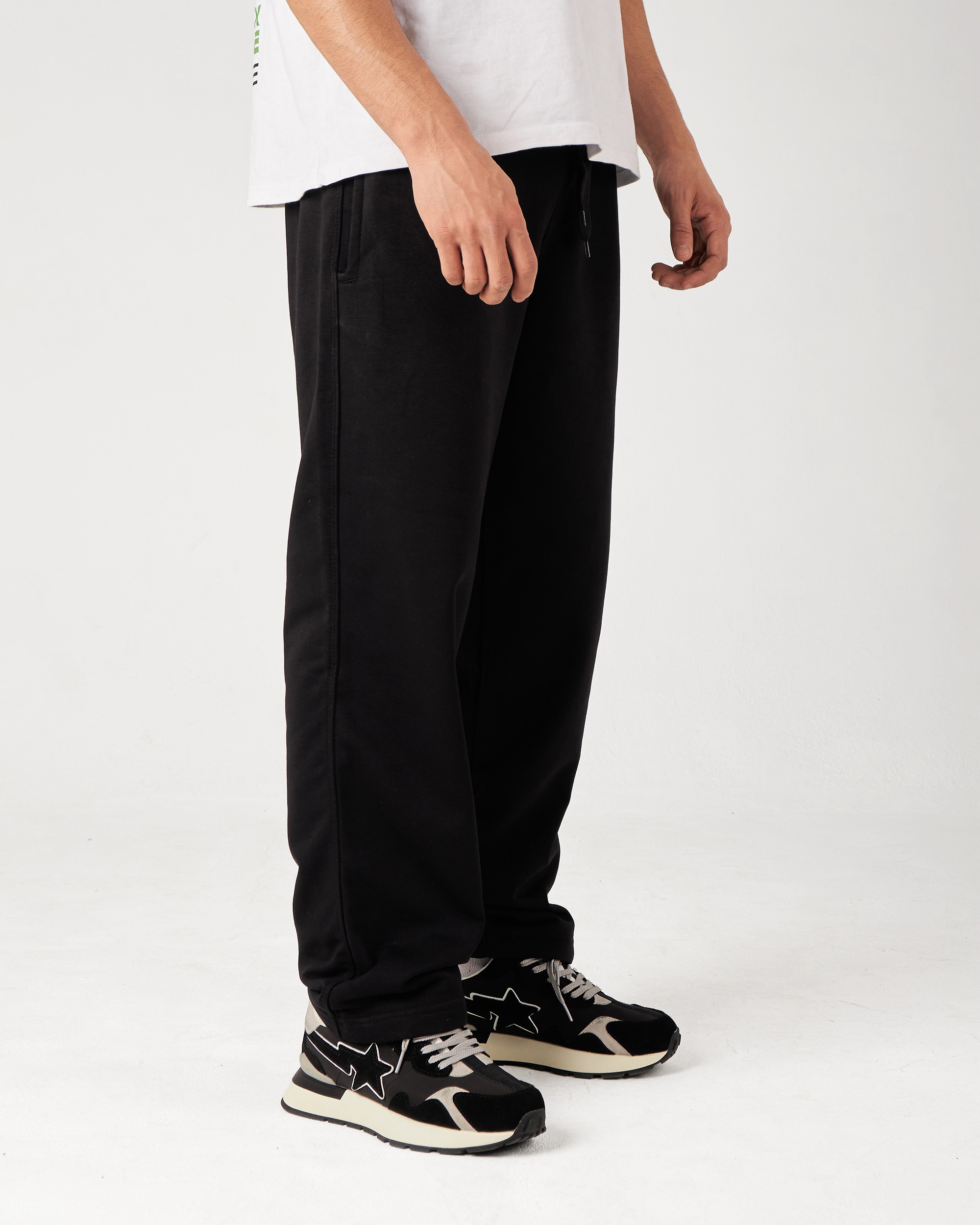 Introducing our Black Straight Fit Sweatpants, designed for comfort and easy movement. Made from Summer Melton 100% Cotton Fabric for a soft feel against the skin. Perfect for everyday wear, Add them to your wardrobe today and experience the ultimate blend of comfort and style.